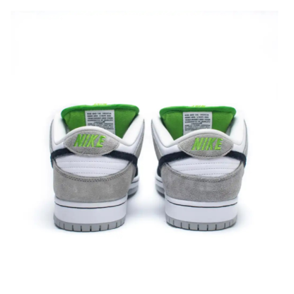Nike SB Dunk 'Chlorophyll' (Preto/Branco/Verde) - Imagem 3