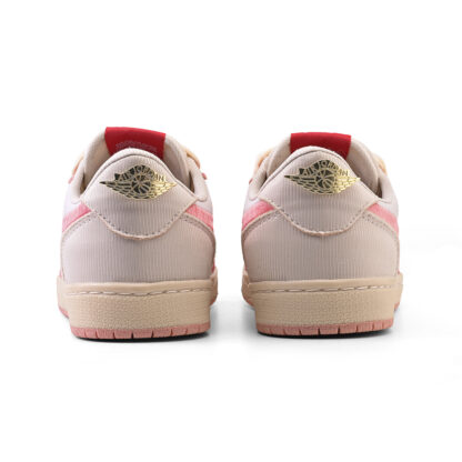 Nike Air Jordan 1 Retro Low OG Trophy Room Away (Branco/Rosa) - Imagem 3